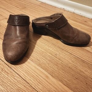 Ariat Sport Brown Leather Mule Women's Size 6.5 M Slip On Walking Heel Shoes EUC